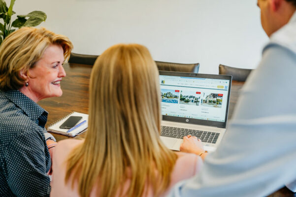 Branding | H en S Makelaardij | Prinsenbeek | Breda