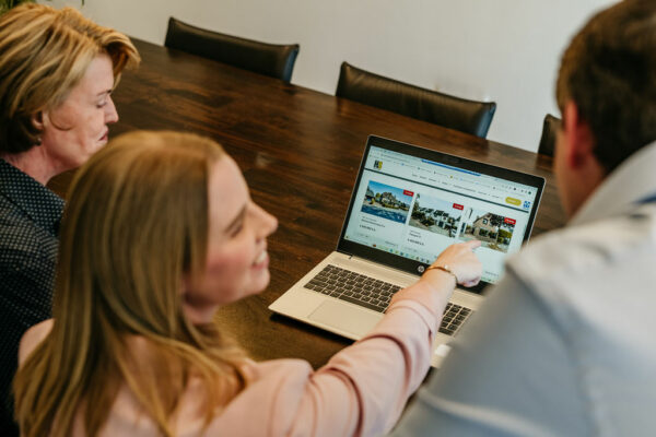 Branding | H en S Makelaardij | Prinsenbeek | Breda