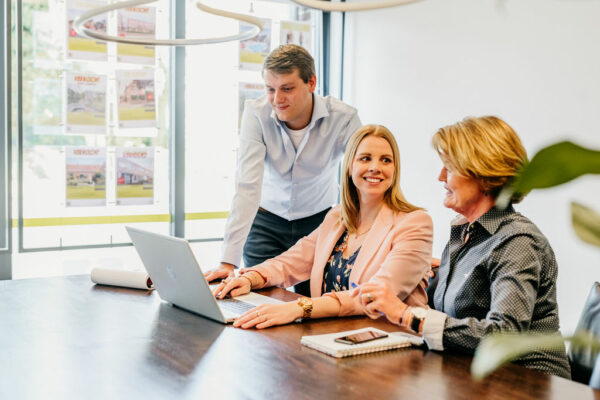 Branding | H en S Makelaardij | Prinsenbeek | Breda